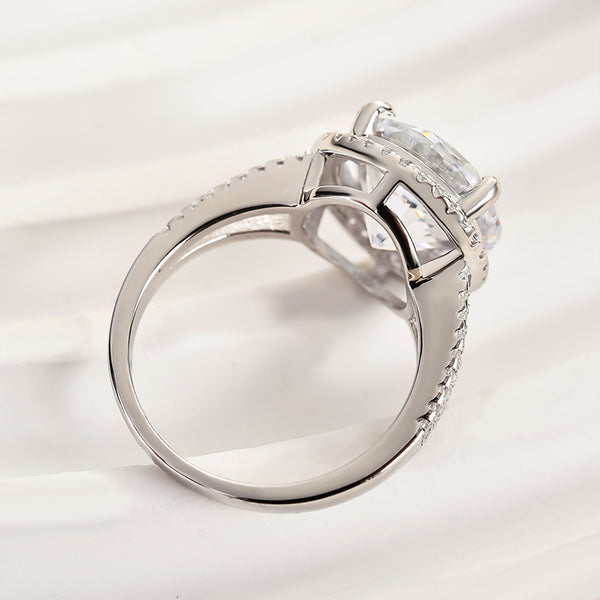 Louily Luxury Halo Round Cut Engagement Ring