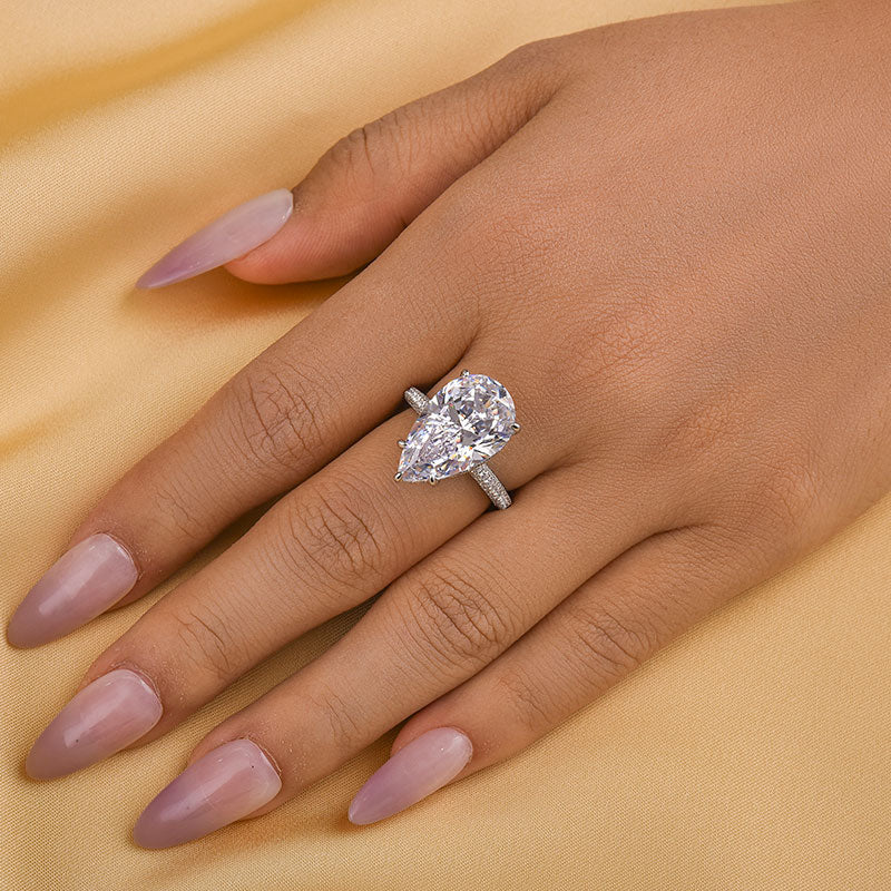 Louily Honorable 8.0 Carat Pear Cut Simulated Diamond Engagement Ring In Sterling Silver - louilyjewelry