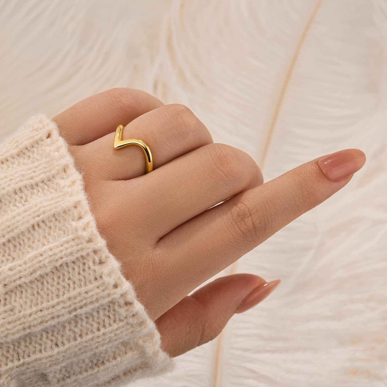 Elegant Yellow Gold Curved Wedding Band For Woman In Sterling Silver