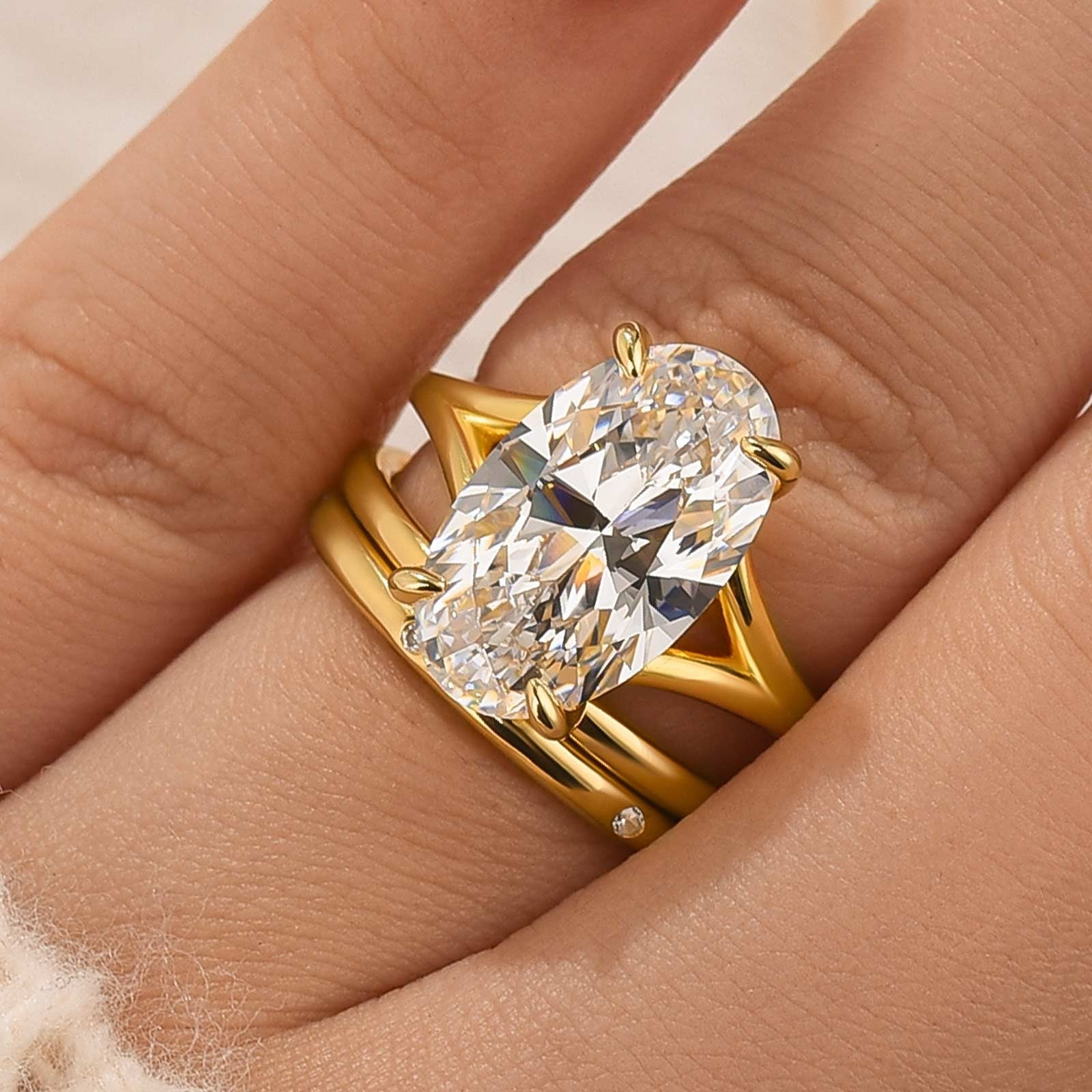 3PC 5.0Ct Oval Cut Split Shank Wedding Ring Set With Two Simple Wedding Bands