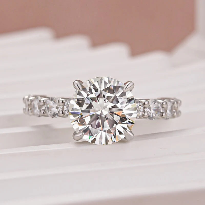 Louily Moissanite 2.0~4.0 Carat Round Cut Engagement Ring