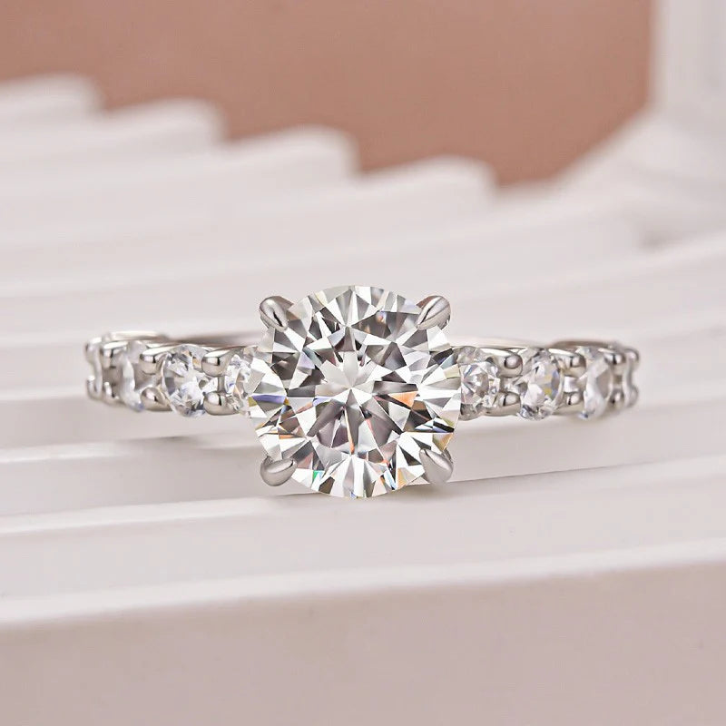 Louily Moissanite 2.0~4.0 Carat Round Cut Engagement Ring