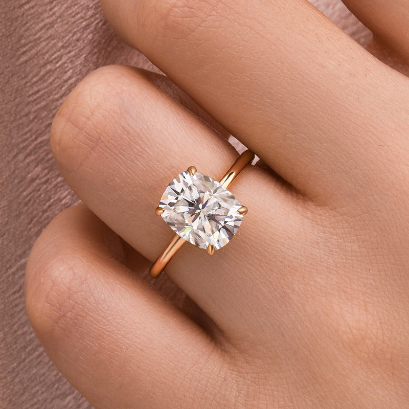 Louily Moissanite Attractive 4.0 Carat Cushion Cut Engagement Ring - louilyjewelry