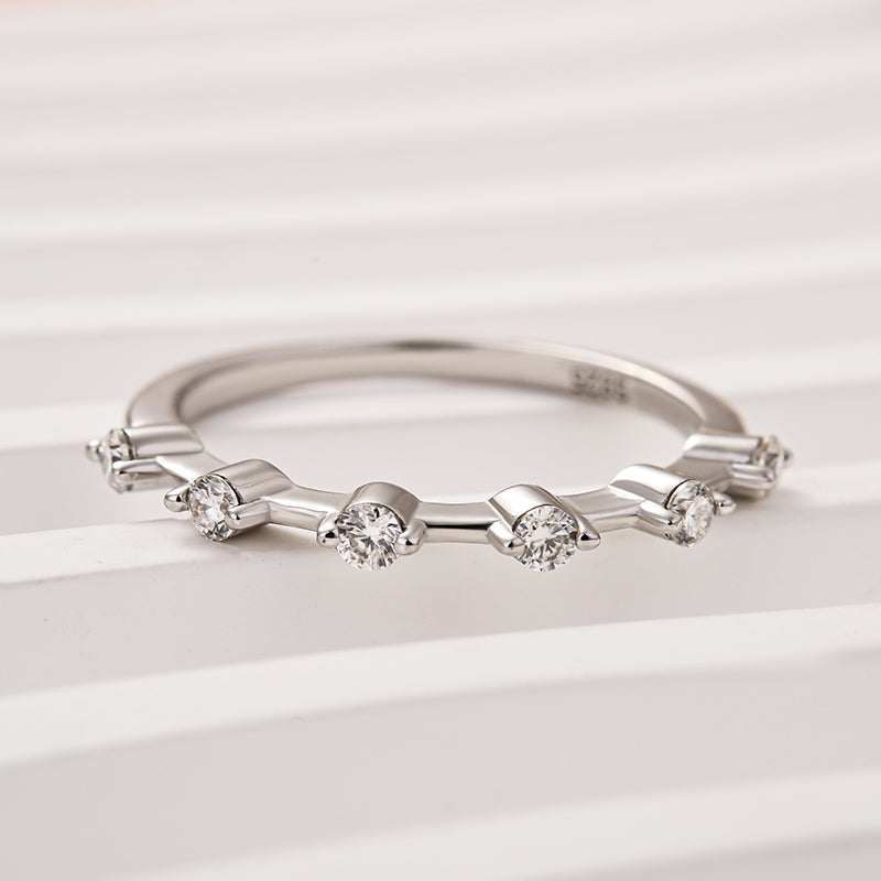 Louily Moissanite 0.2 Ct Round Cut Women's Wedding Band - louilyjewelry