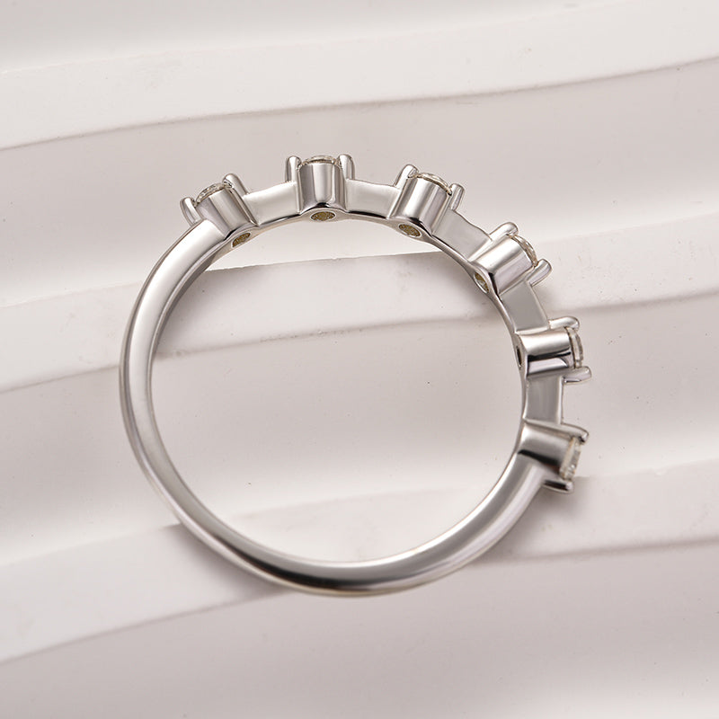 Louily Moissanite 0.2 Ct Round Cut Women's Wedding Band - louilyjewelry