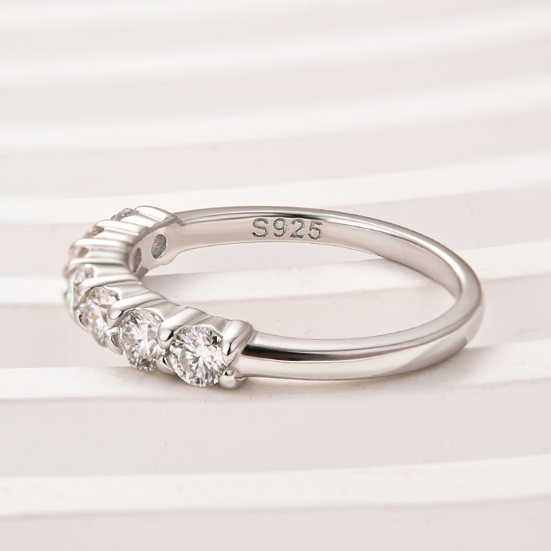 Louily Moissanite Classic Round Cut Wedding Band - louilyjewelry