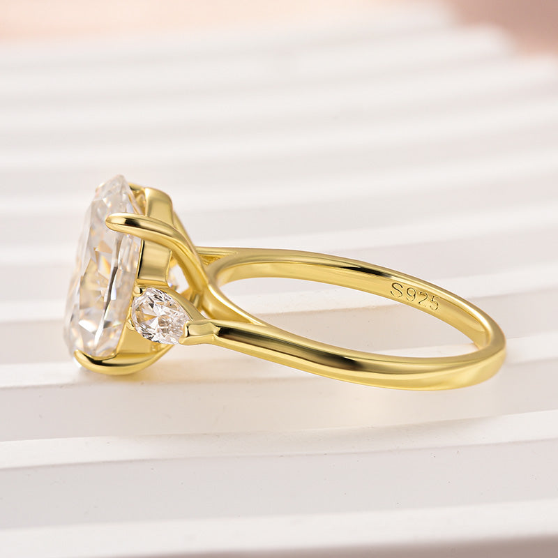 Louily Outstanding Moissanite 4.0 Carat Oval Cut Three Stone Engagement Ring - louilyjewelry