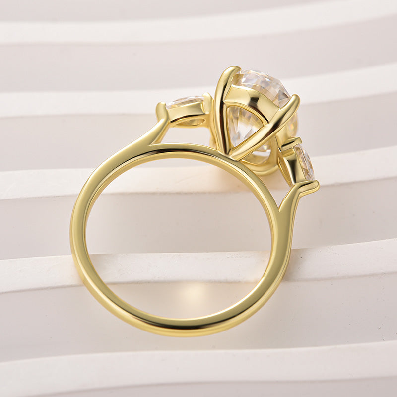 Louily Outstanding Moissanite 4.0 Carat Oval Cut Three Stone Engagement Ring - louilyjewelry