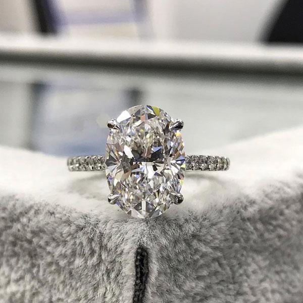 Louily Moissanite Oval Cut Engagement Ring