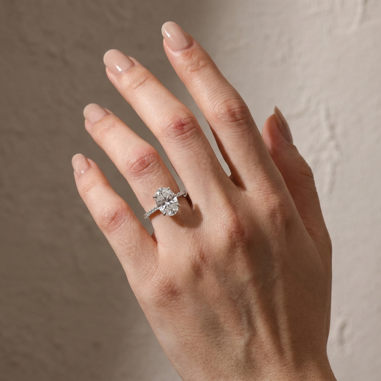 S925 Louily Moissanite 4.0~5.5 Carat Oval Cut Engagement Ring Stackable Promise Ring For Women