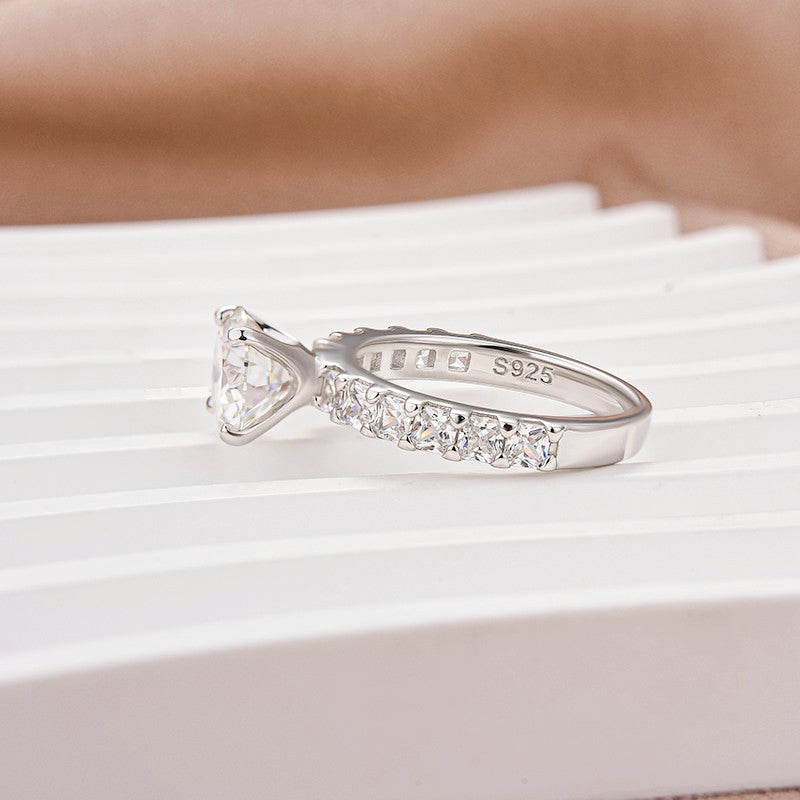 Moissanite 2.0Ct Round Cut Engagement Ring In Sterling Silver - louilyjewelry