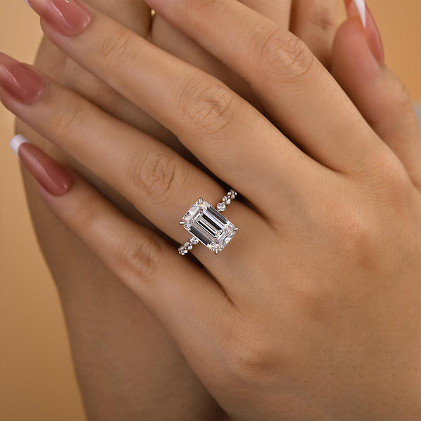 Louily Desirable Emerald Cut Engagement Ring