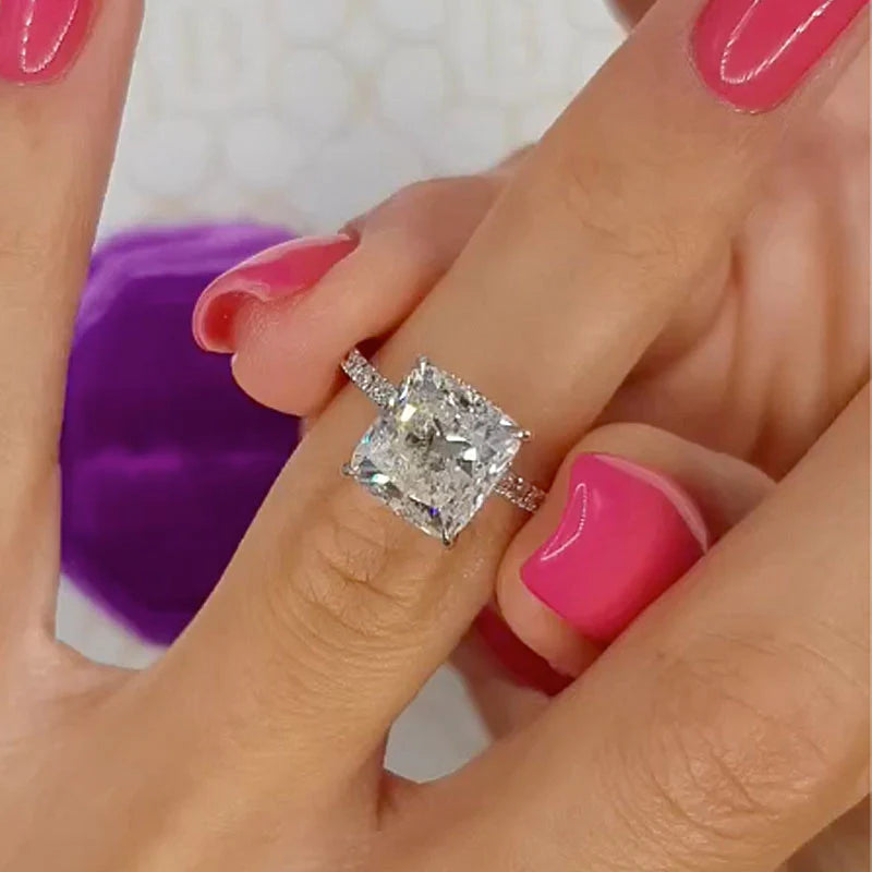 Louily 2~2.5 Carat Cushion Cut White Sapphire Women's Engagement Ring - louilyjewelry