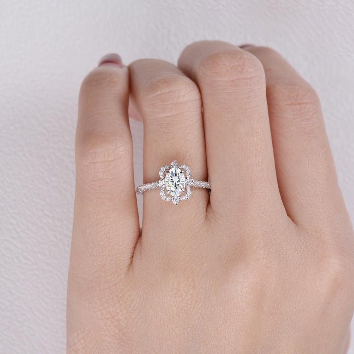 Louily Vintage Halo Oval Cut Engagement Ring - louilyjewelry