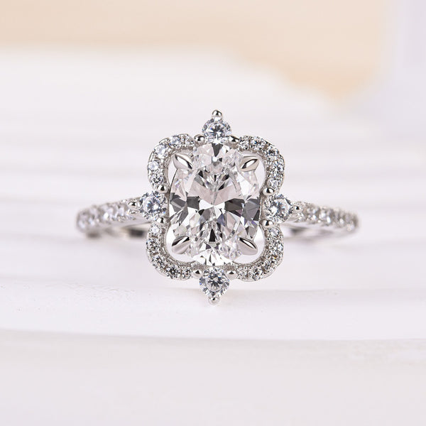 Louily Vintage Halo Oval Cut Engagement Ring