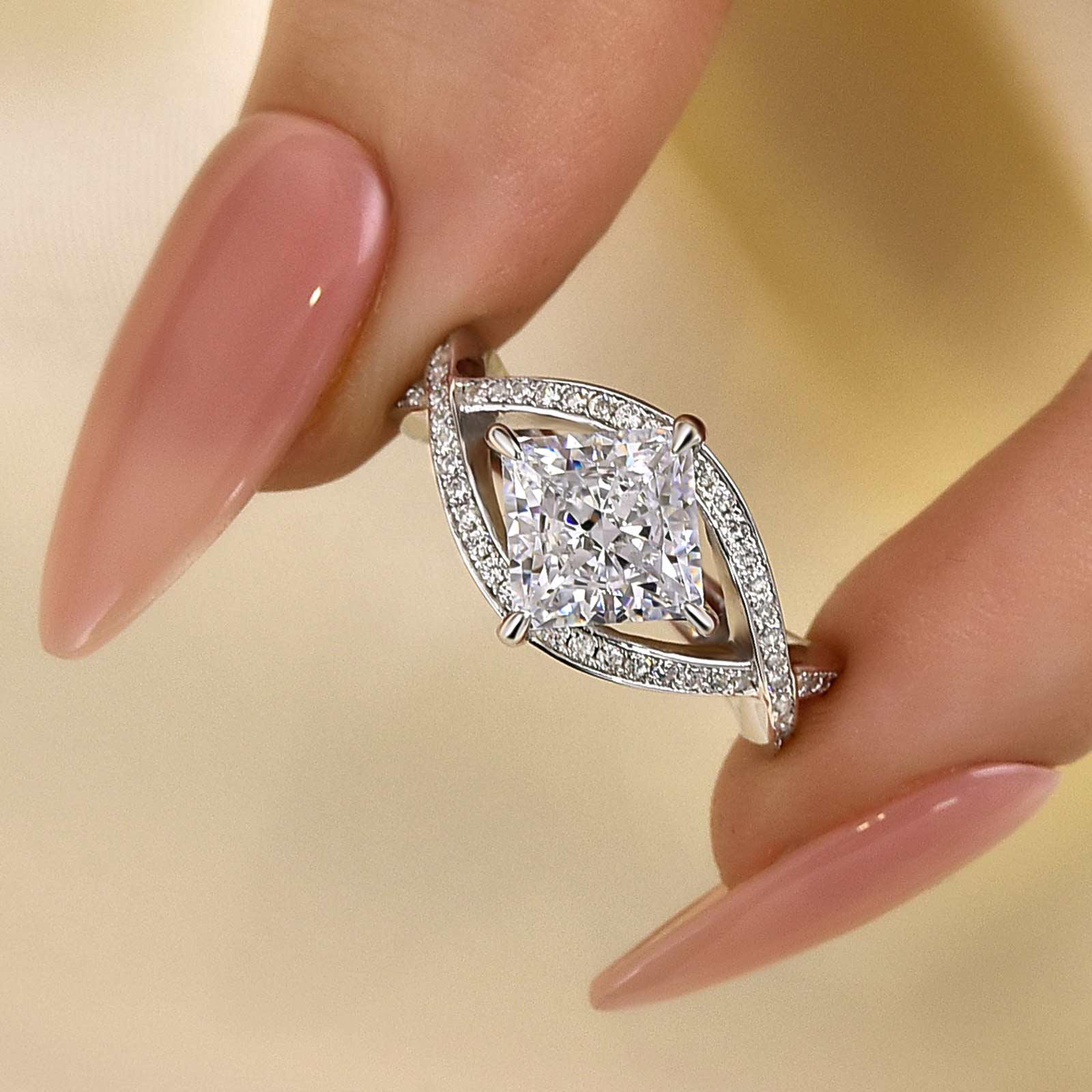 Louily Unique 2.0 Carat Princess Cut Engagement Ring For Women - louilyjewelry