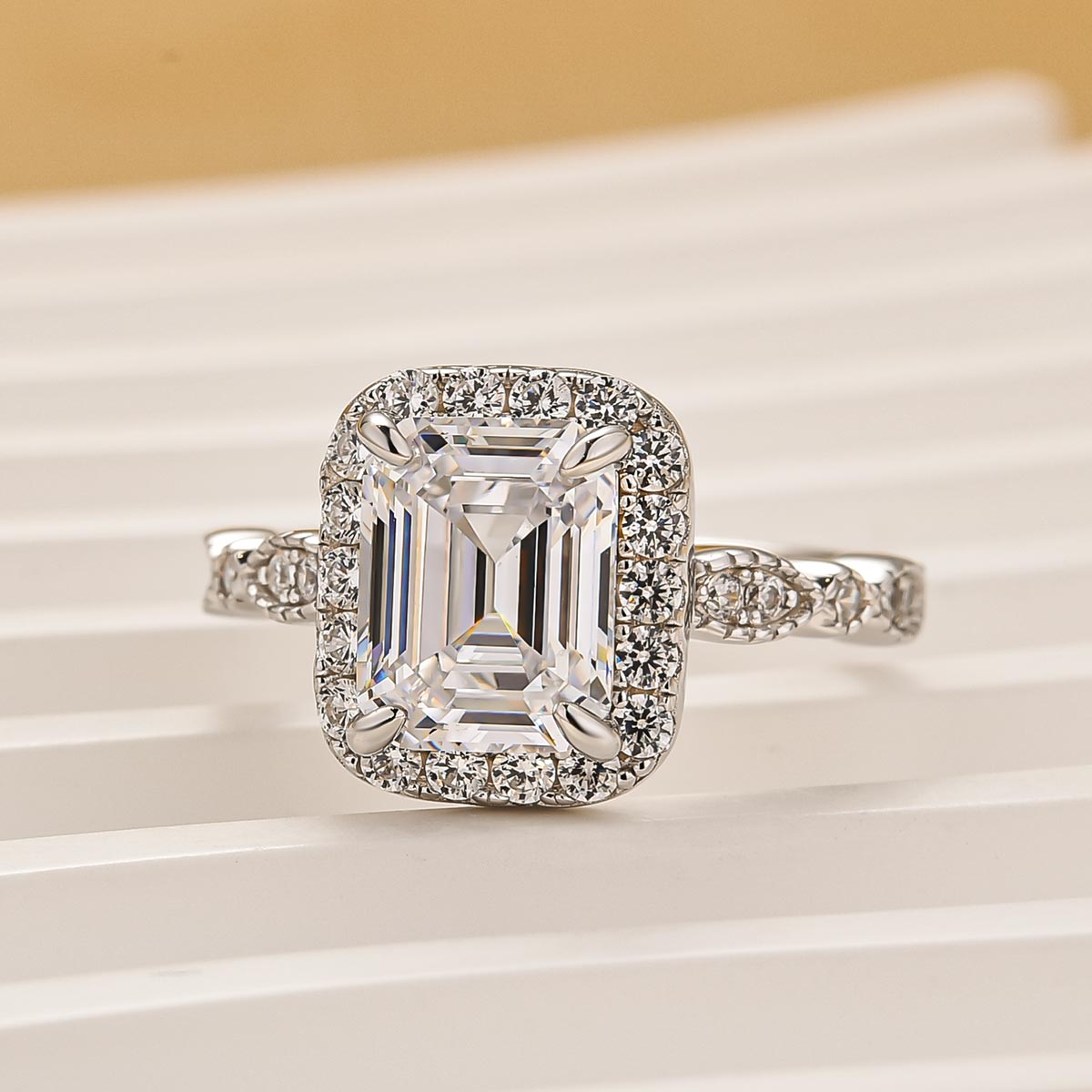 Luxury 2.5Ct Halo Emerald Cut Engagement Ring