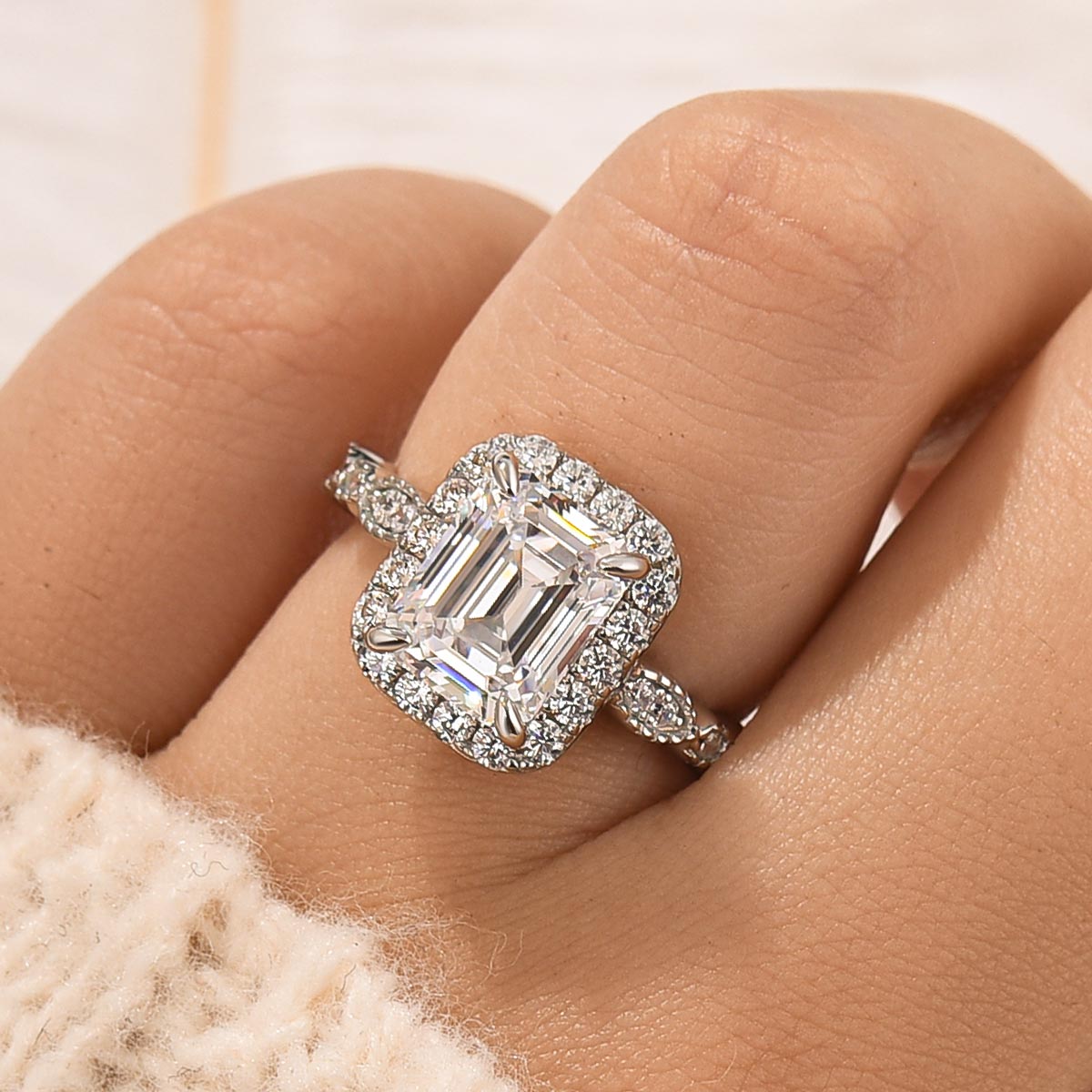 Luxury 2.5Ct Halo Emerald Cut Engagement Ring