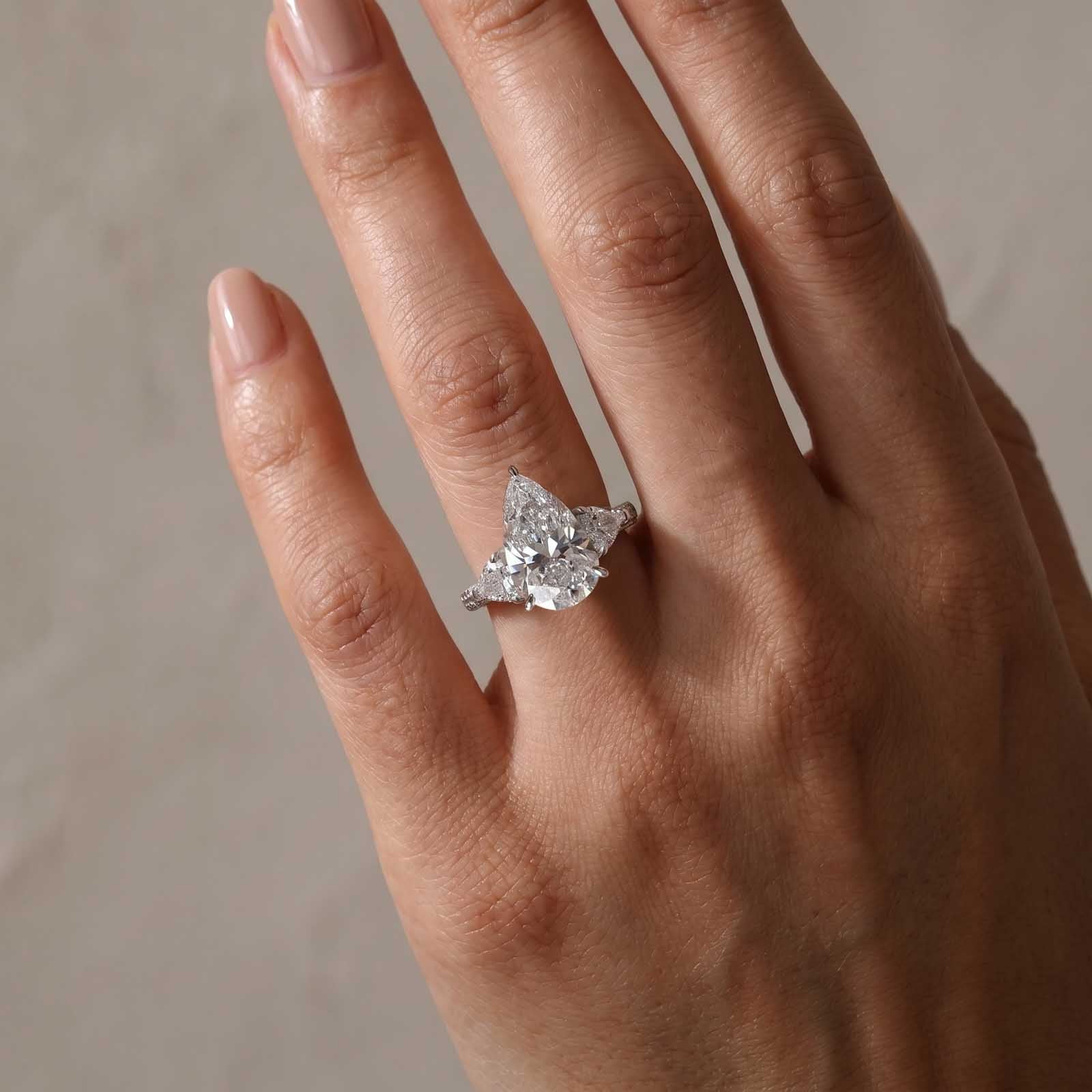 S925 7.0Ct Pear Cut Three Stone Engagement Ring with Heart Cut Accents & Pavé Band For Women