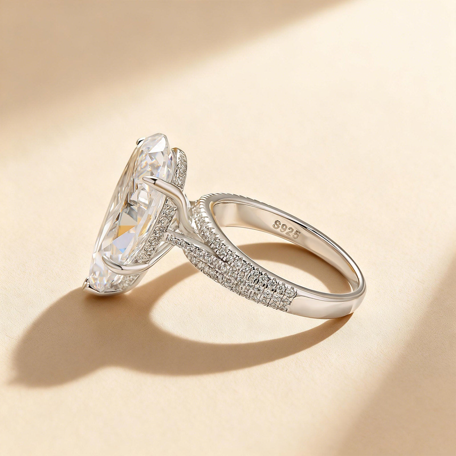 S925 8.0Ct Pear Cut Split Shank Engagement Ring For Woman - louilyjewelry