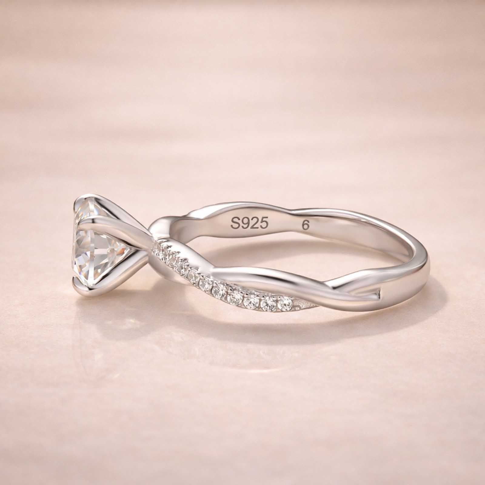 S925 Moissanite 1.0Ct Round Cut Twist White Gold 2.0Ct Round Cut Engagement Ring