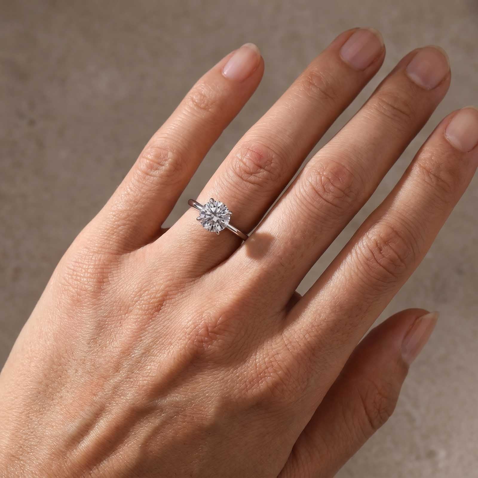 S925 Moissanite 2.0~4.0 Carat Round Cut Hidden Halo Promise Ring Travel Ring For Women