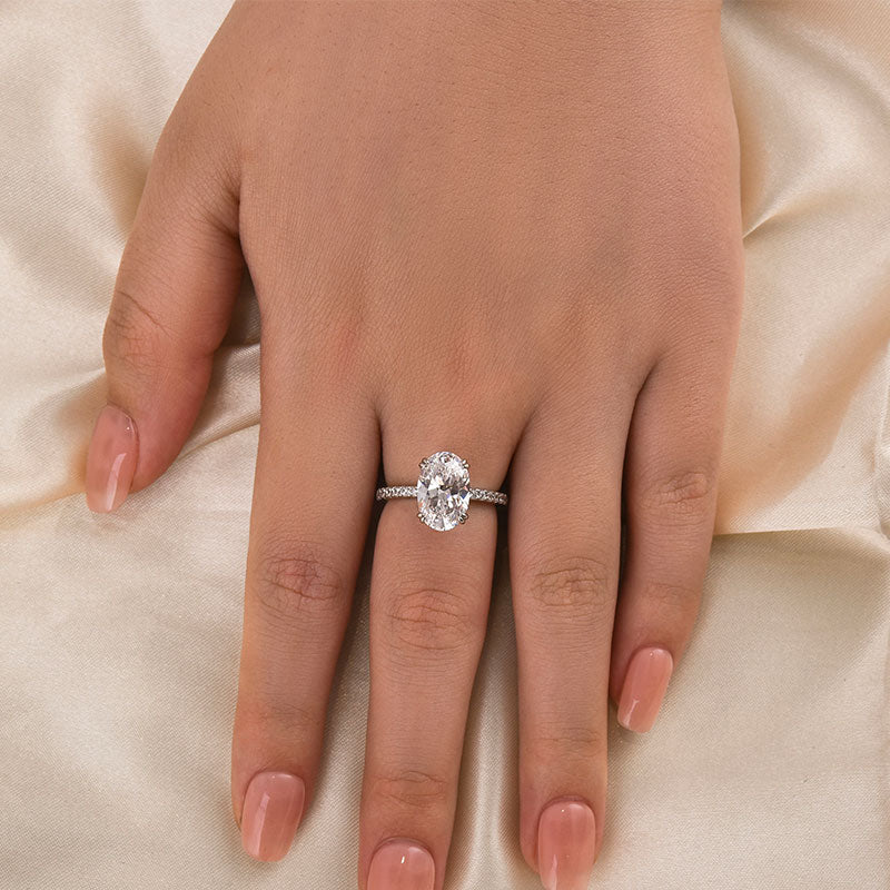 Louily Gorgeous Oval Cut Simulated Diamond Engagement Ring In Sterling Silver - louilyjewelry