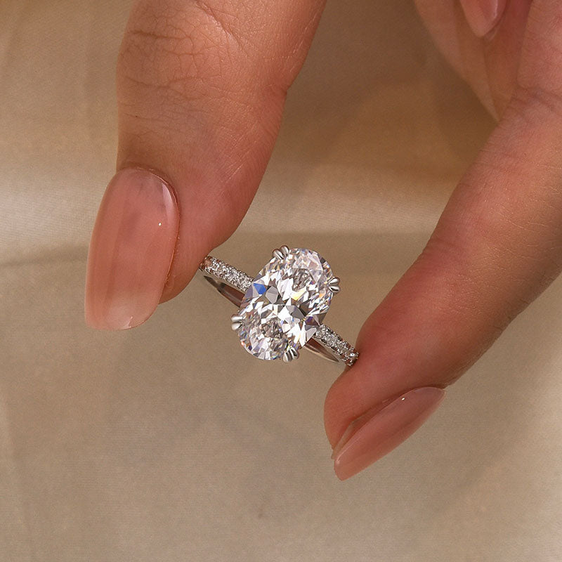 Louily Gorgeous Oval Cut Simulated Diamond Engagement Ring In Sterling Silver - louilyjewelry