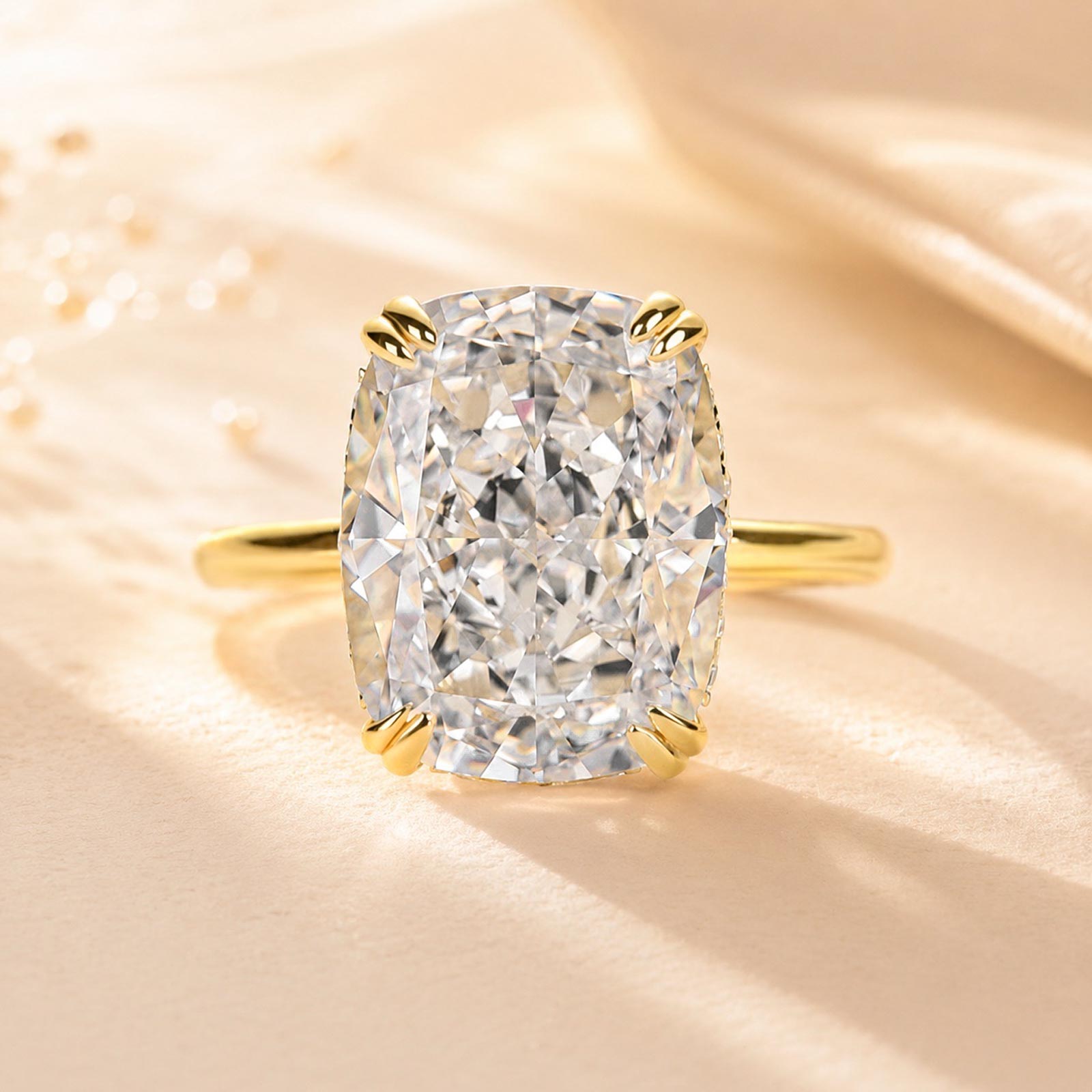 S925 8.0 Carat Yellow/White Gold Cushion Cut Engagement Ring for Women In Sterling Silver