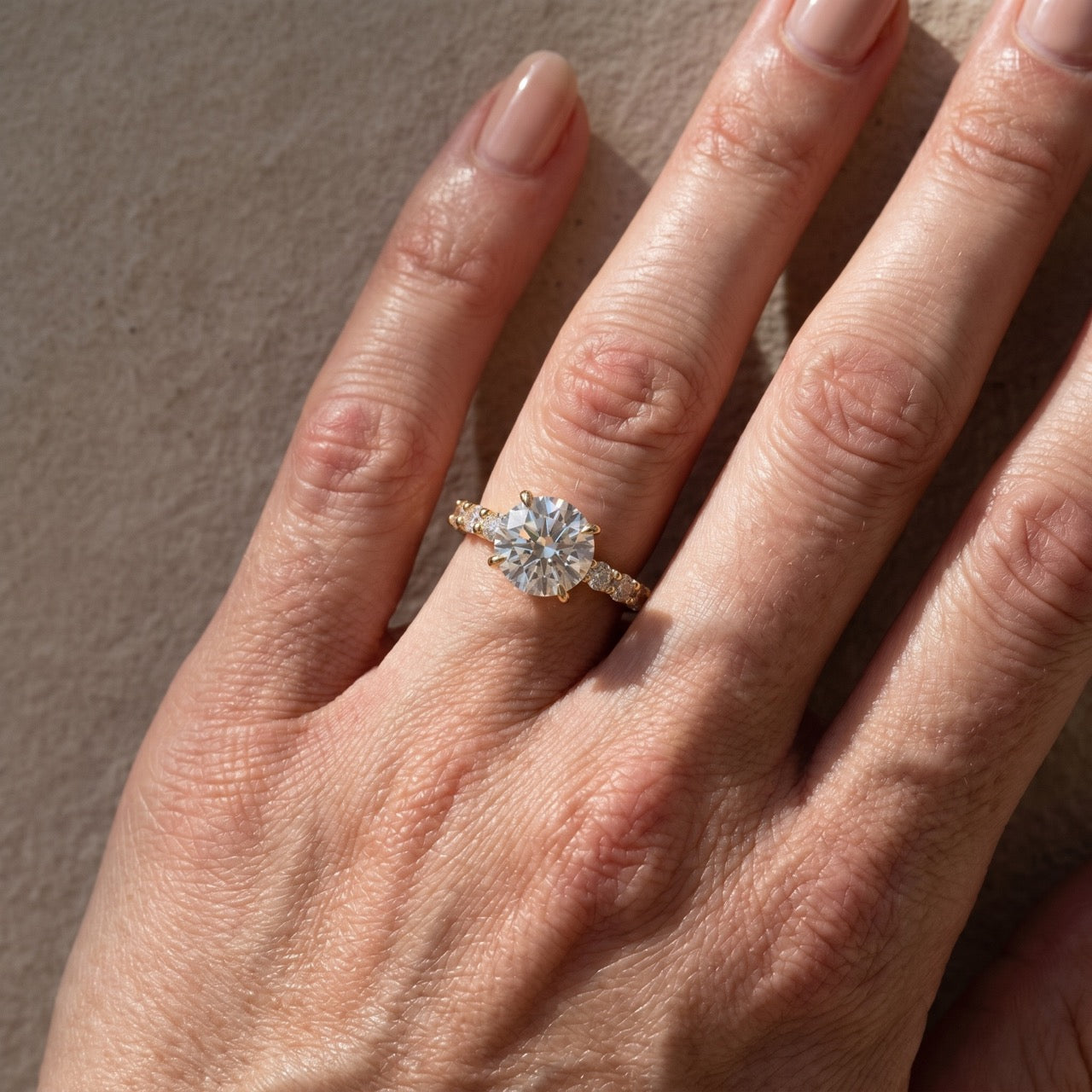 S925 Moissanite 2.0~4.0 Carat Round Cut Engagement Ring For Everyday Wear