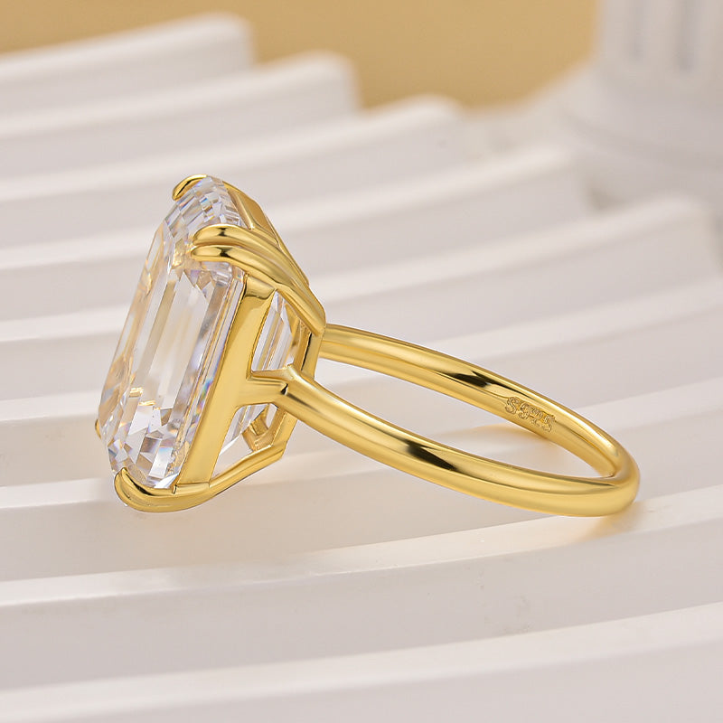 Luxurious 11.5 Carat Emerald Cut Engagement Ring In Sterling Silver