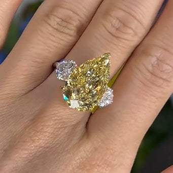 Louily Stunning Pear Cut Sapphire Three Stone Engagement Ring - louilyjewelry