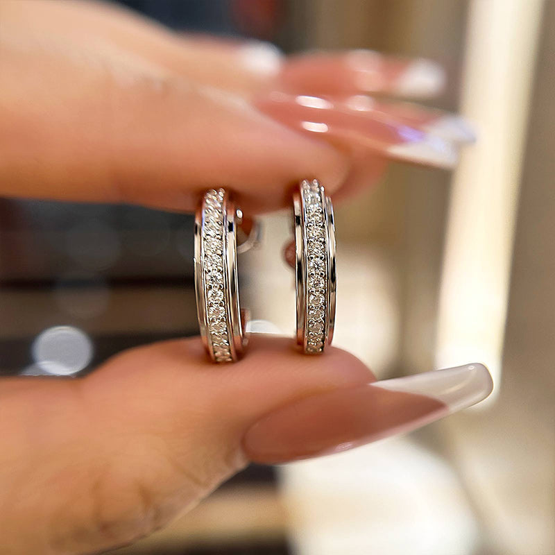 Louily Moissanite Classic Round Cut Curved Stud Earrings - louilyjewelry