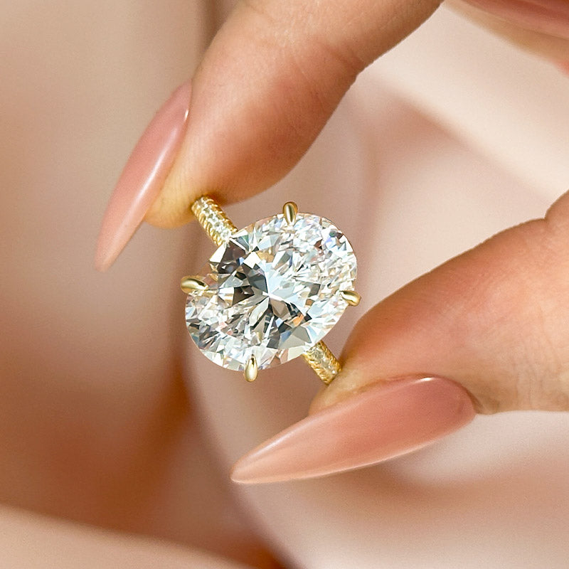 Louily Exclusive Oval Cut Simulated Diamond Engagement Ring - louilyjewelry