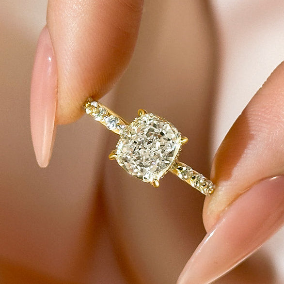 Louily Exquisite 2.0 Carat Cushion Cut Engagement Ring - louilyjewelry