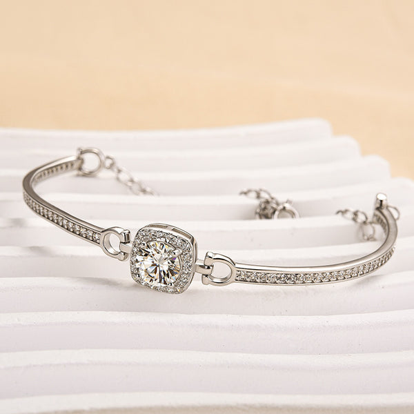 Louily Moissanite Halo Round Cut Bracelet