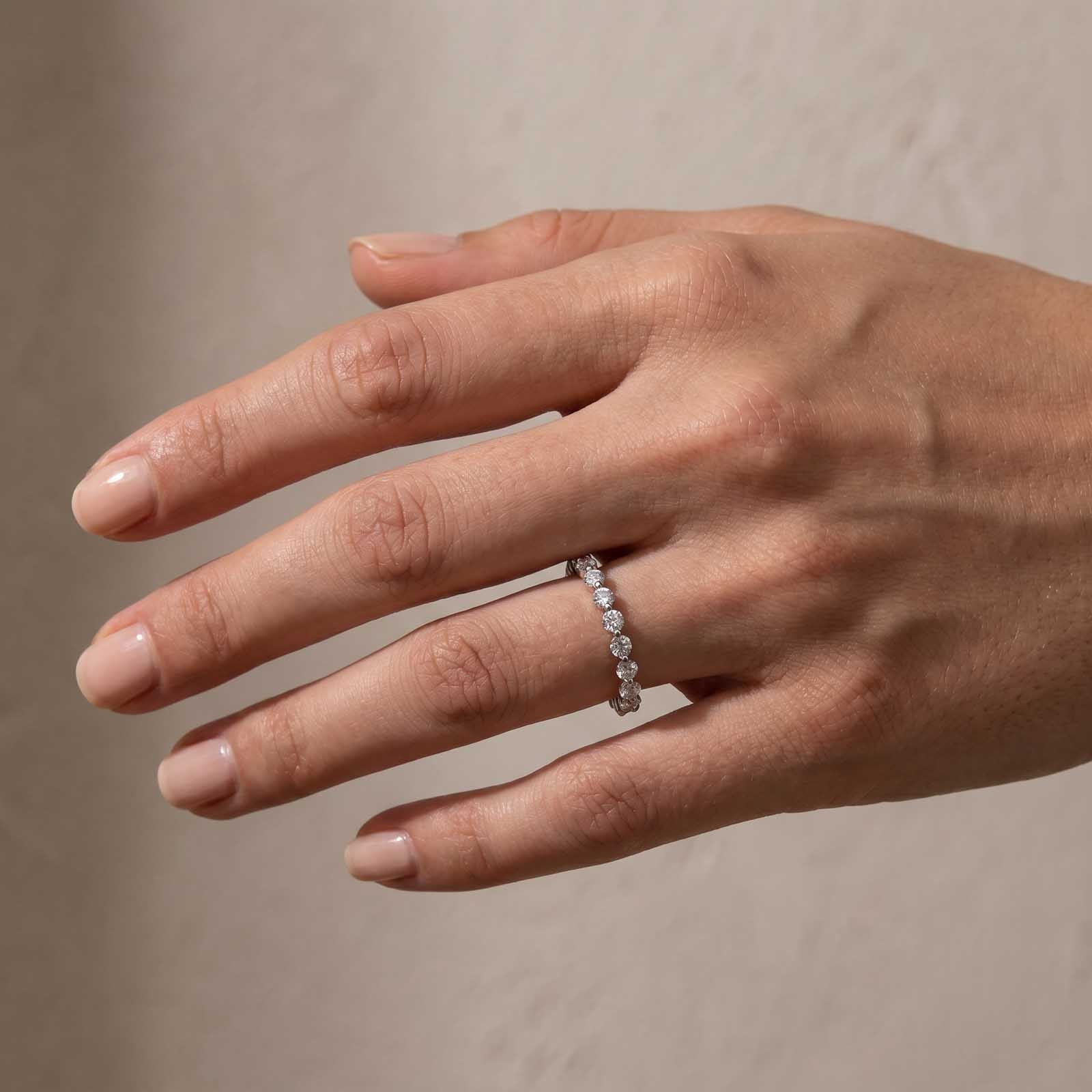 S925 Moissanite Eternity 1.5 CT Round Cut Wedding Band Stackable Ring