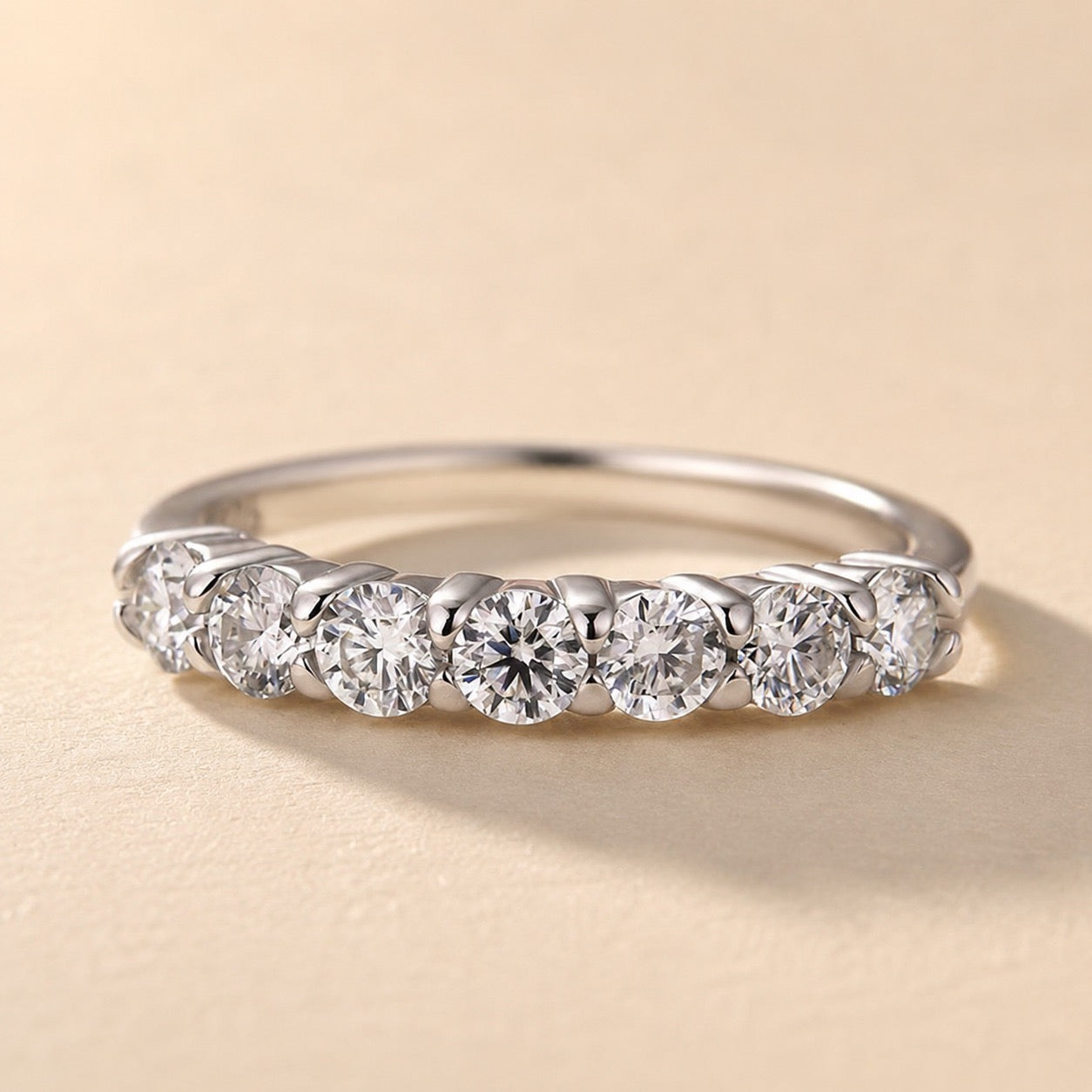S925 Moissanite Classic 0.7Ct Round Cut Stackable Wedding Band