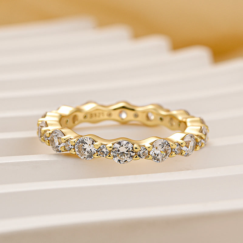 Louily Lovely Round Cut Women's Wedding Band In Sterling Silver