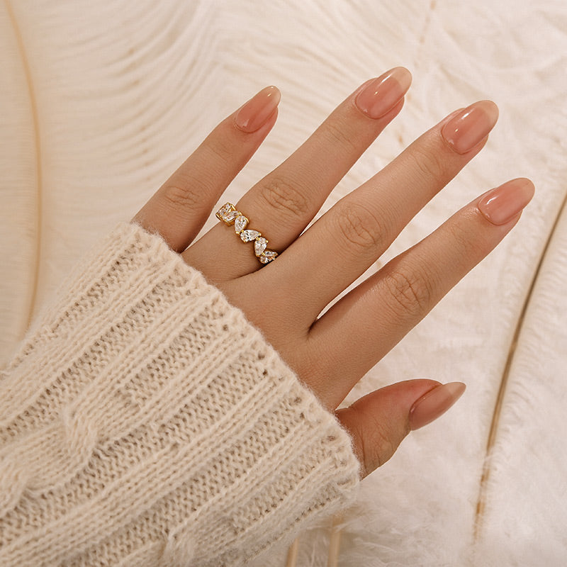 Louily Unique Full Pear Cut Women's Wedding Band