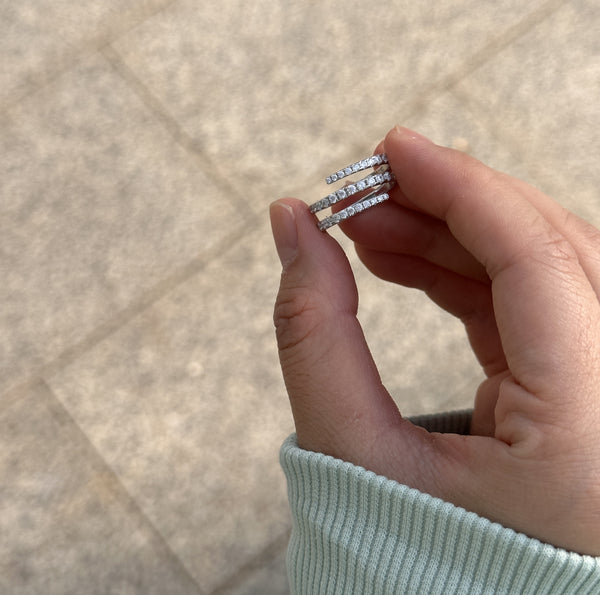 Louily Unique Round Cut Wedding Band