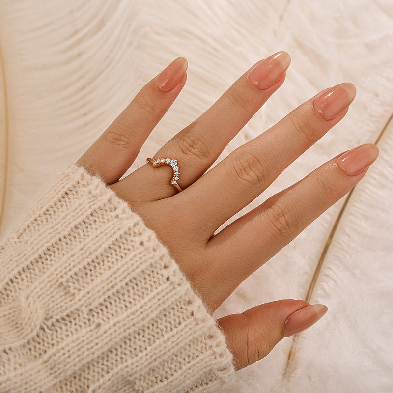 Louily Unique Round Cut Women's Wedding Band