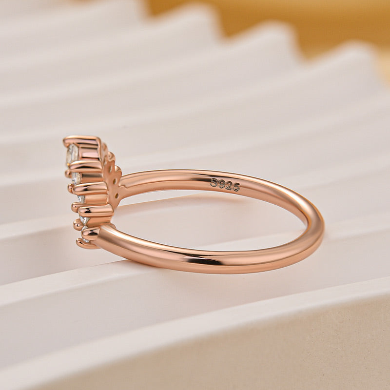 Louily Unique Round Cut Women's Wedding Band