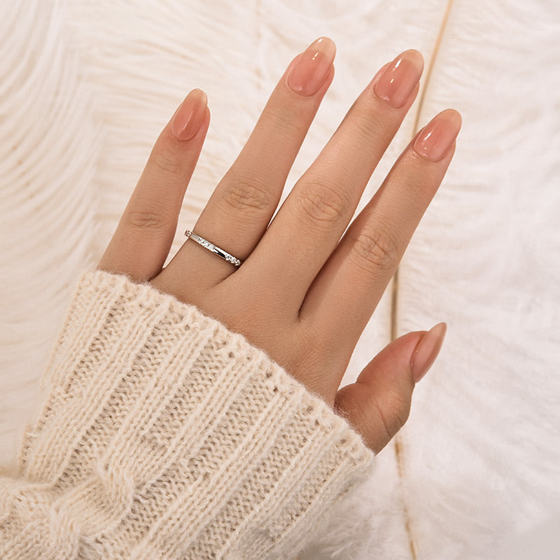 0.2Ct Classic Wedding Band Travel Ring In Sterling Silver With Round Cut Stone