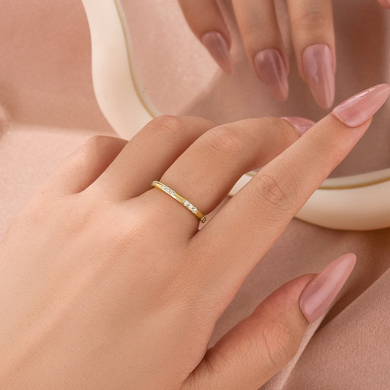 0.2Ct Classic Wedding Band Travel Ring In Sterling Silver With Round Cut Stone - louilyjewelry