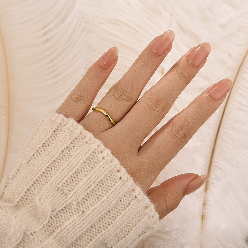 Curved Plain Wedding Band In Sterling Silver For Everyday Wear