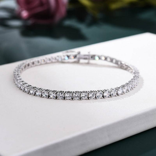 Romantic Simple White Round Cut Bracelet for Women In Sterling Silver