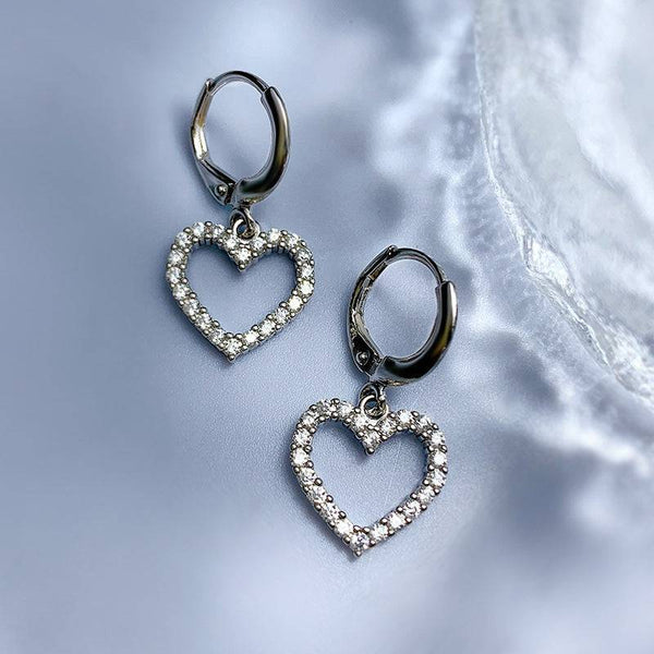 Louily Lovely Heart Shaped Women's Stud Earrings In Sterling Silver