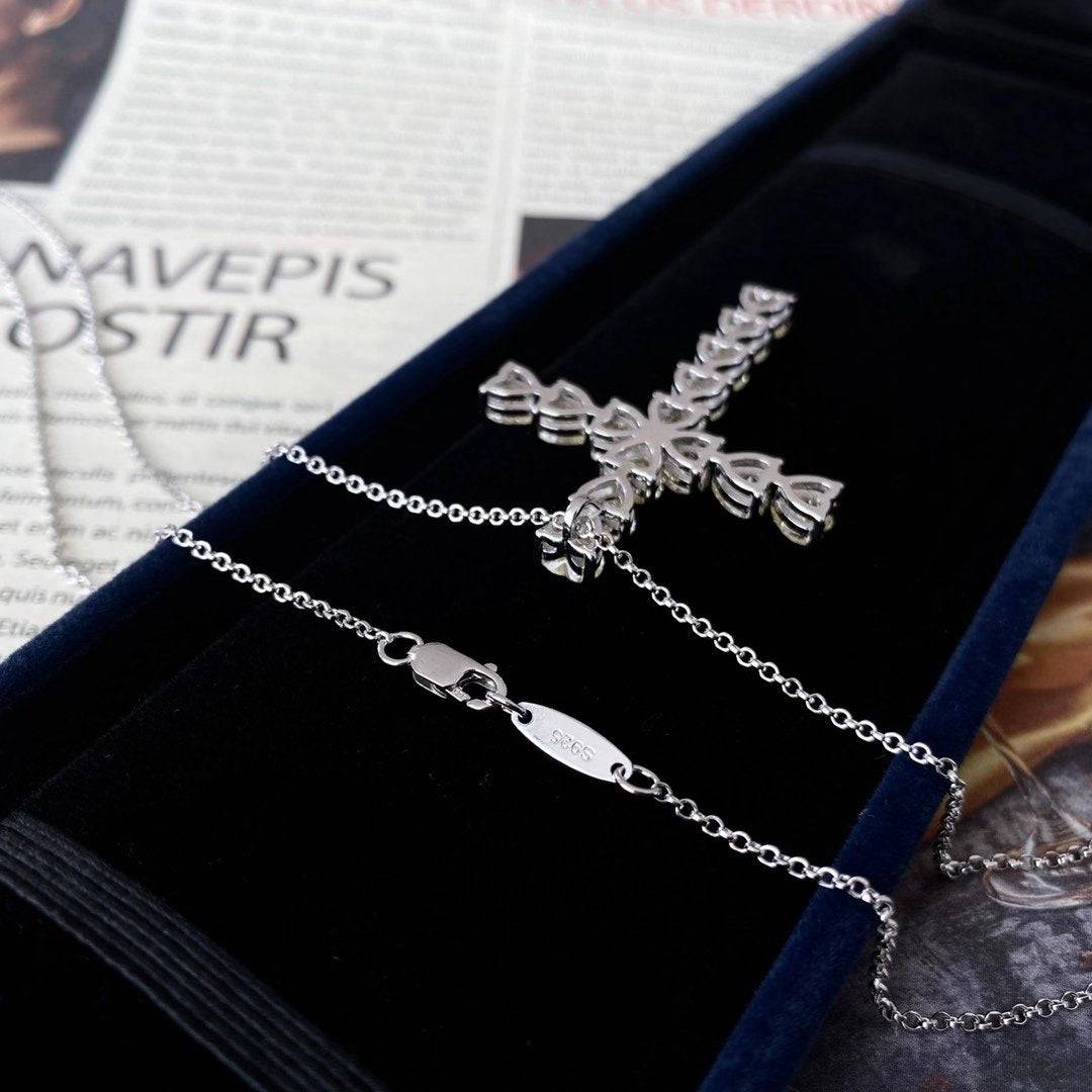 Louily Fashion Heart Cut Cross Design Pendant Necklace In Sterling Silver - louilyjewelry