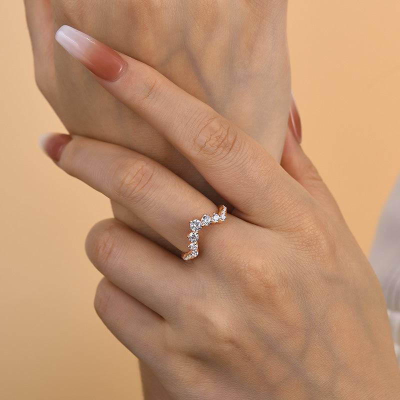 Louily Unique Rose Gold V-shaped Design Wedding Band - louilyjewelry